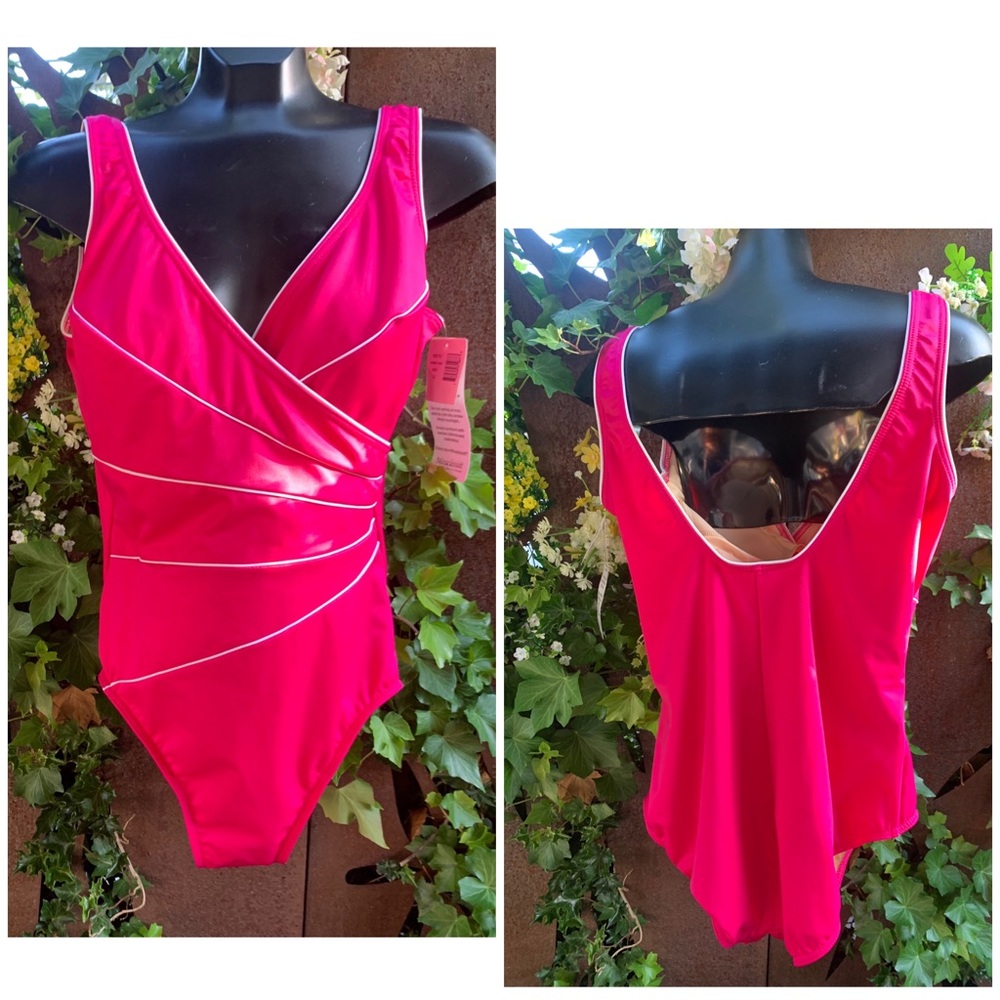 🆕 Miraclesuit RED coral 🪸 Women's LINED & figure flattering one piece size 14